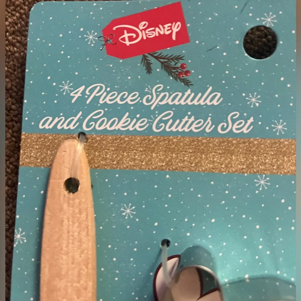 Disney Winnie the Pooh set of 4 baking set NWT